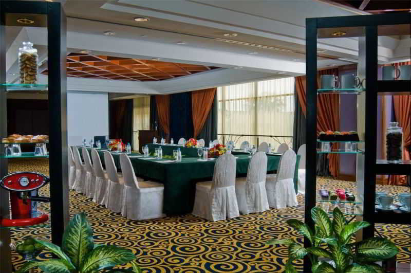 Hotel Ramada Plaza By Wyndham Melaka Extérieur photo