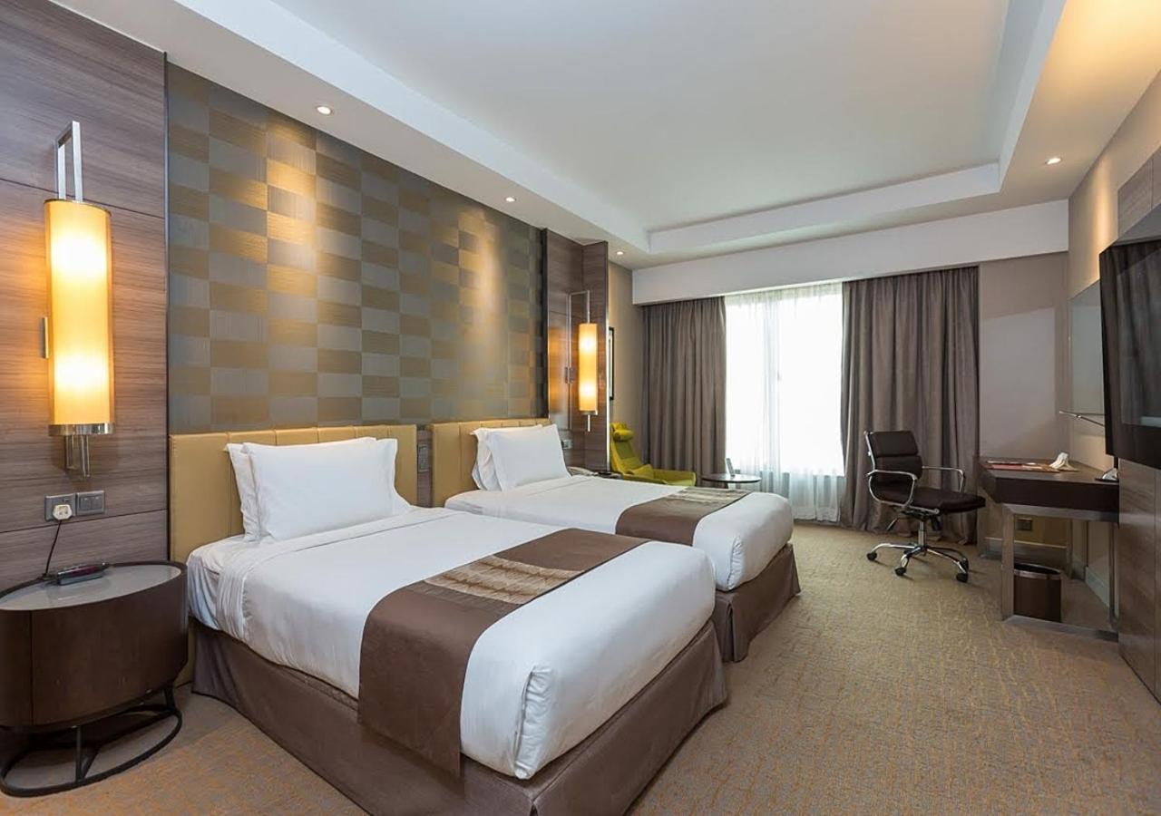 Hotel Ramada Plaza By Wyndham Melaka Extérieur photo